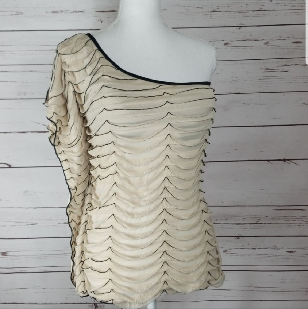 Cream and Black Tiered Wetseal Top